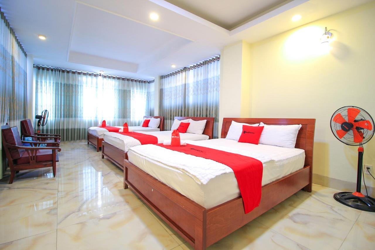 Готель Reddoorz Plus @ Dong Den Street Хошимін Екстер'єр фото