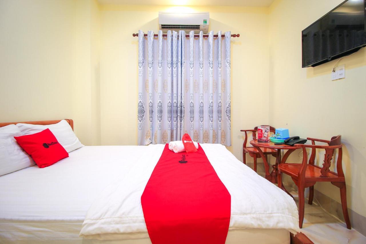 Готель Reddoorz Plus @ Dong Den Street Хошимін Екстер'єр фото