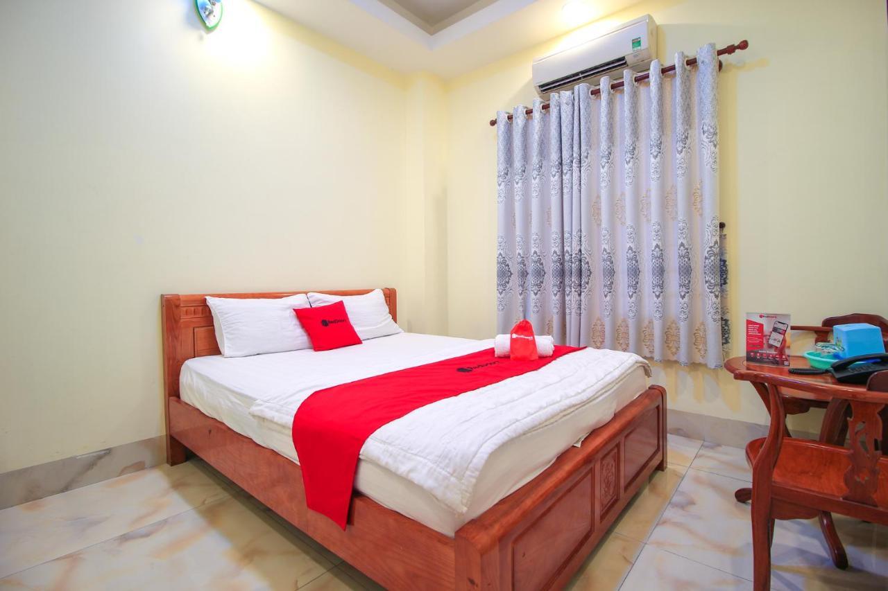 Готель Reddoorz Plus @ Dong Den Street Хошимін Екстер'єр фото